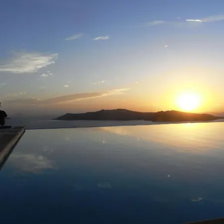 Csky Santorini מלון 5*